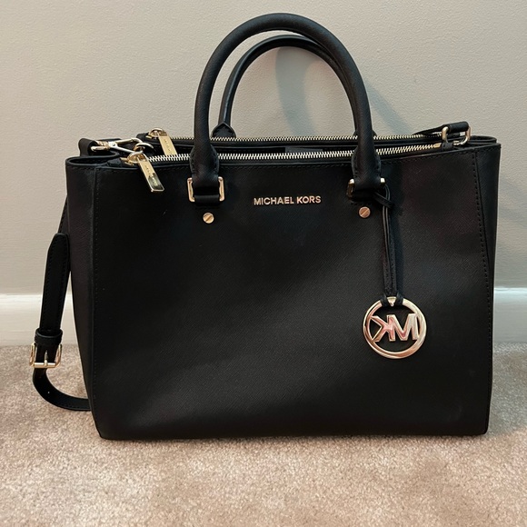 Michael Kors Handbags - Michael Kors Purse